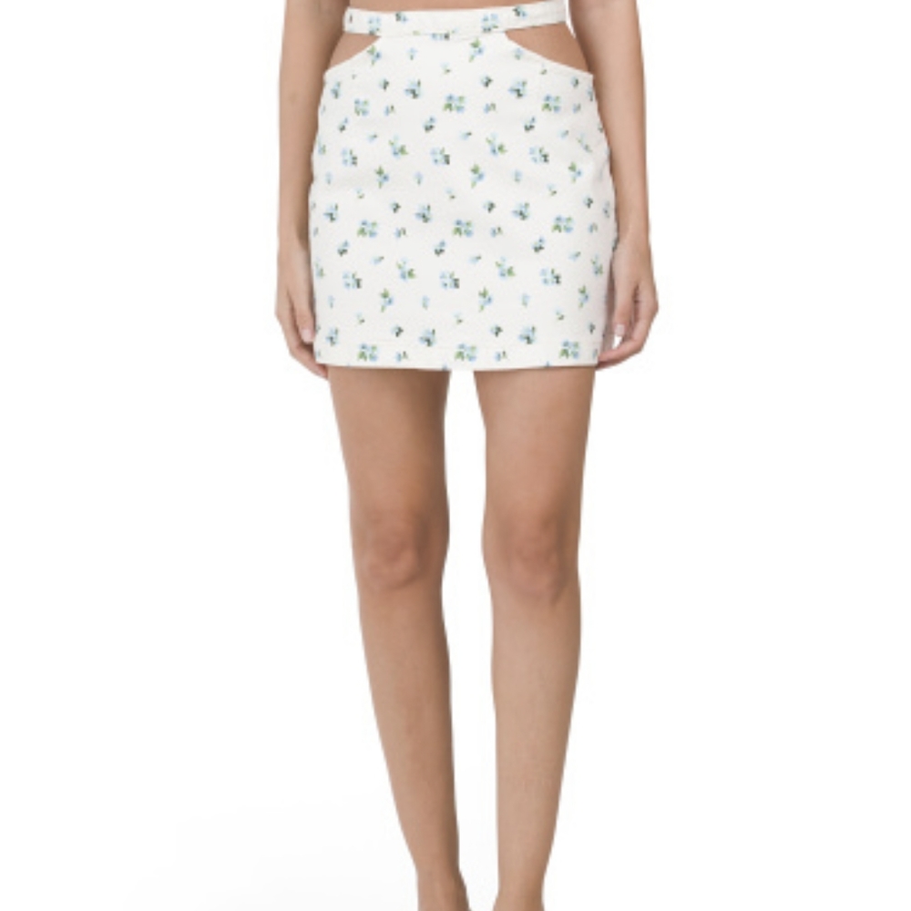 We wore what cut out skirt size M (sk1)